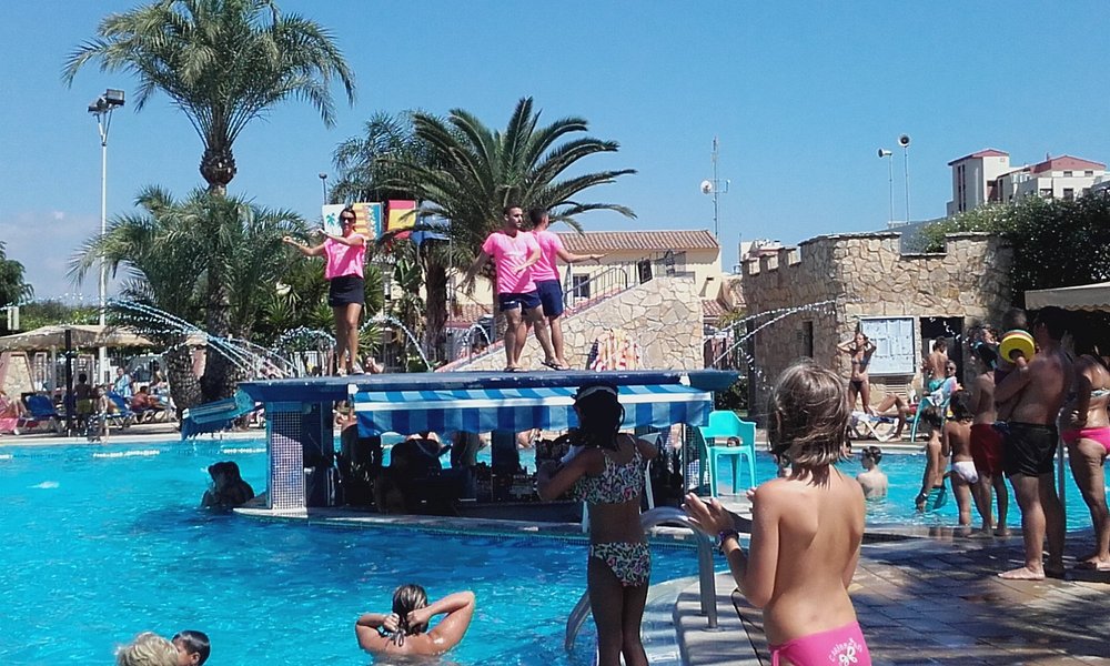 Camping & Resort Edén Peñíscola, hotel en Peñíscola